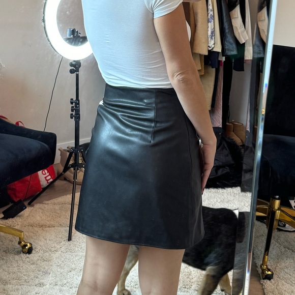 Christian Dior - 100% Lamb Skin Leather Skirt - 100% silk lining. Size US 4 - Picture 6 of 6